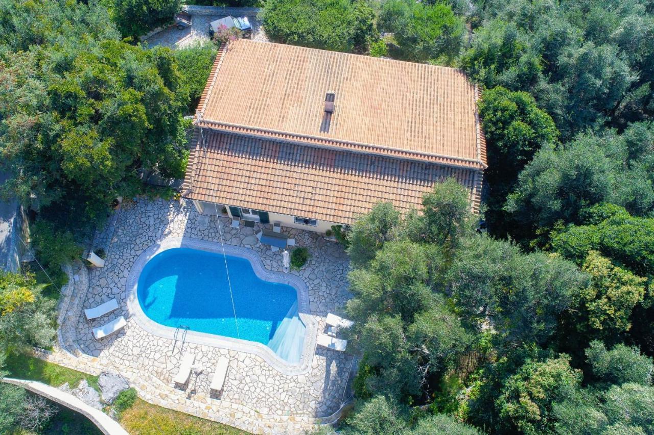 Villa Natasha Katávolos 外观 照片