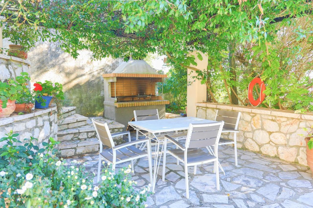 Villa Natasha Katávolos 外观 照片