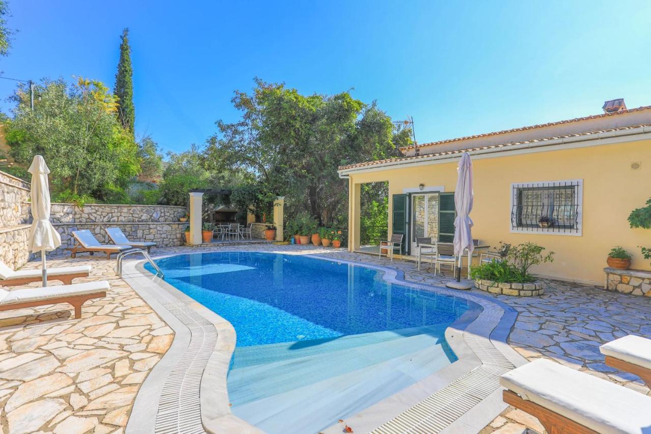 Villa Natasha Katávolos 外观 照片